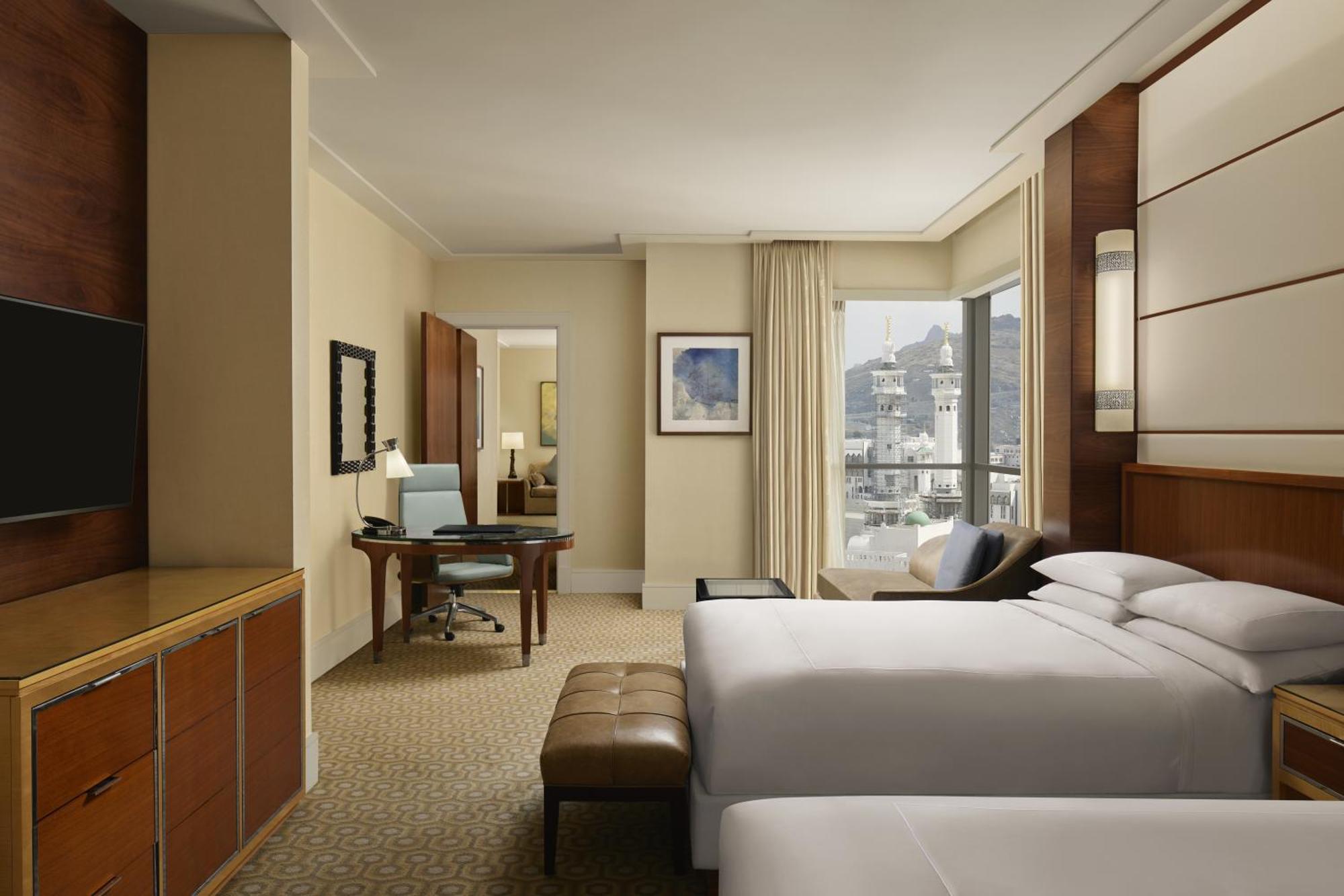 Hotel Conrad Jabal Omar Makkah Mekka Exterior foto A guest room at the Four Seasons Hotel
